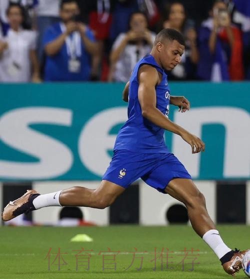 姆巴佩:我能踢所有的位置 会按照教练的安排踢球 姆巴佩:我能踢所有的位置 会按照教练的安排踢球